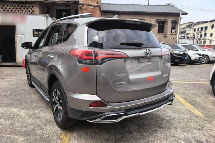 Used Toyota RAV4 2016 2.0L CVT Two-Wheel Drive Fashion Edition China V Standard Rear Left 45 Deg