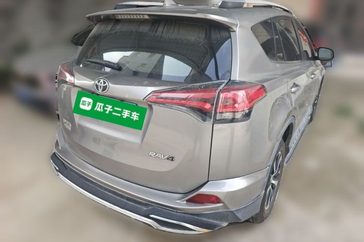 Used Toyota RAV4 2016 2.0L CVT Two-Wheel Drive Urban Edition China V Standard Rear Right 45 Deg