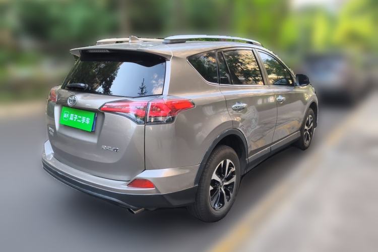 Used Toyota RAV4 2016 2.0L CVT Two-Wheel Drive Fashion Edition China V Standard Rear Right 45 Deg