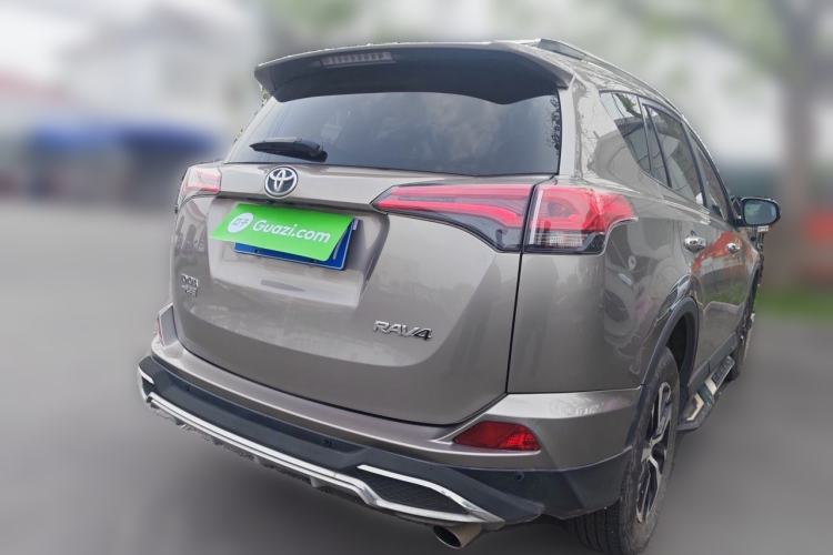 Used Toyota RAV4 2016 2.0L CVT Two-Wheel Drive Fashion Edition China V Standard Rear Right 45 Deg