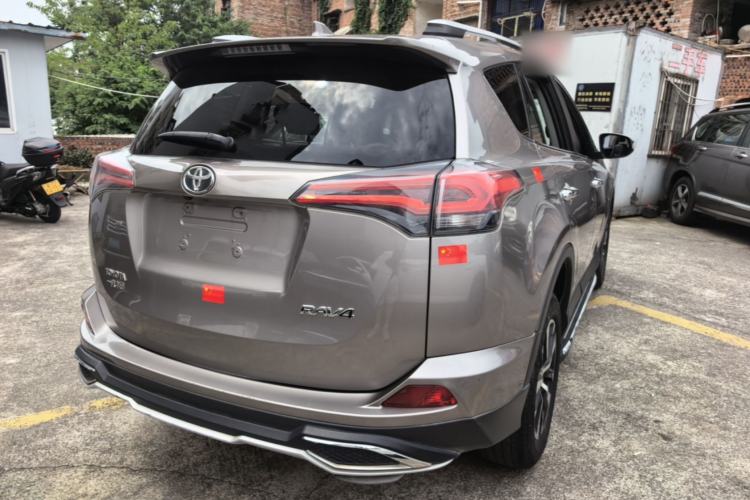 Used Toyota RAV4 2016 2.0L CVT Two-Wheel Drive Fashion Edition China V Standard Rear Right 45 Deg
