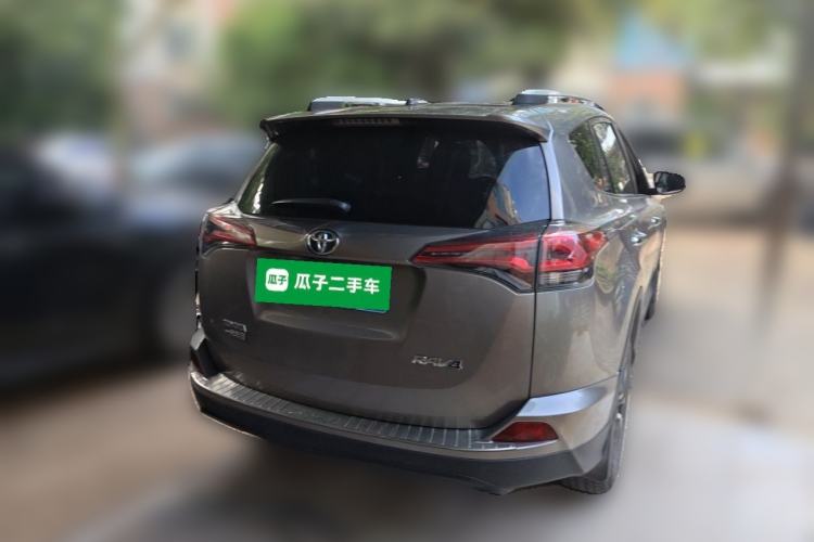 Used Toyota RAV4 2016 2.0L CVT Two-Wheel Drive Fashion Edition China V Standard Rear Right 45 Deg