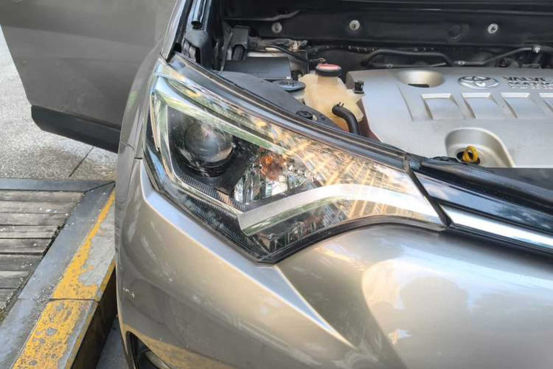 Used Toyota RAV4 2016 2.0L CVT Two-Wheel Drive Fashion Edition China V Standard Right Front Headlight