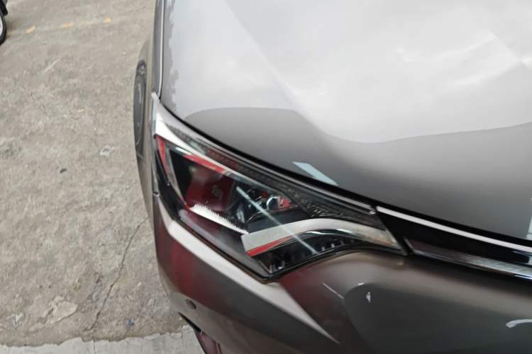Used Toyota RAV4 2016 2.0L CVT Two-Wheel Drive Urban Edition China V Standard Right Front Headlight