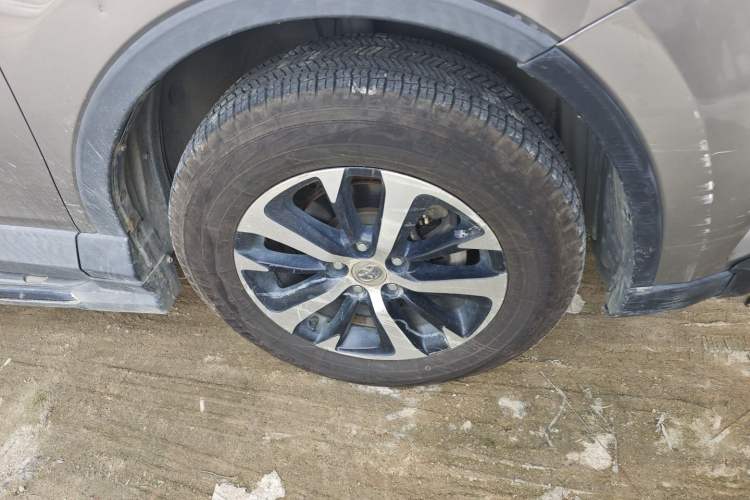 Used Toyota RAV4 2016 2.0L CVT Two-Wheel Drive Urban Edition China V Standard Right Front Wheel Hub