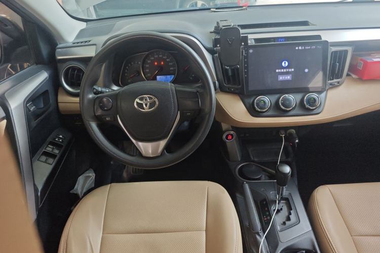Used Toyota RAV4 2016 2.0L CVT Two-Wheel Drive Urban Edition China V Standard Steering Wheel