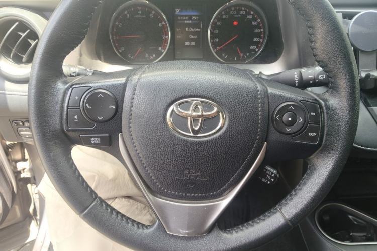 Used Toyota RAV4 2016 2.0L CVT Two-Wheel Drive Smart Edition China V Standard Steering Wheel