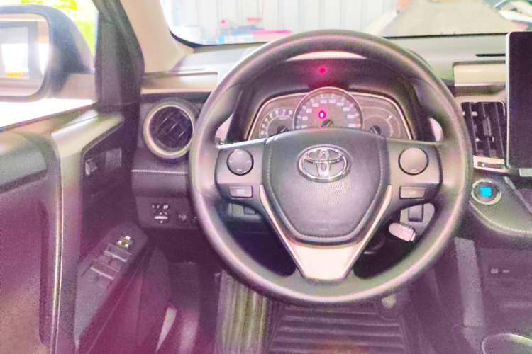 Used Toyota RAV4 2016 2.0L CVT Two-Wheel Drive Comfort Edition China V Standard Steering Wheel