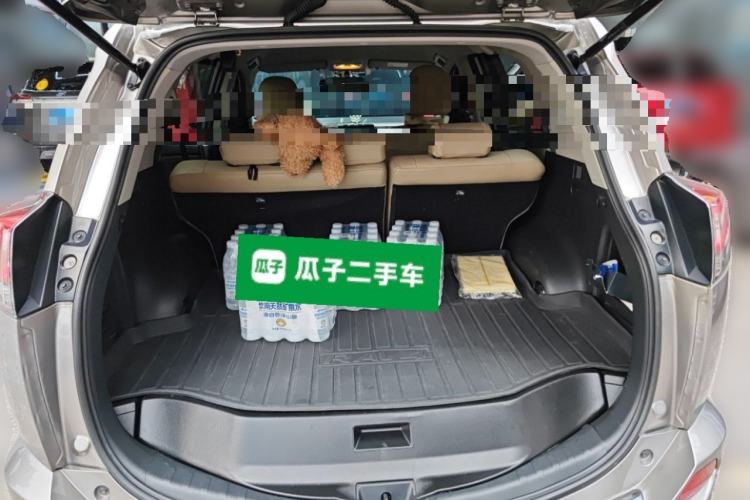 Used Toyota RAV4 2016 2.0L CVT Two-Wheel Drive Urban Edition China V Standard Trunk
