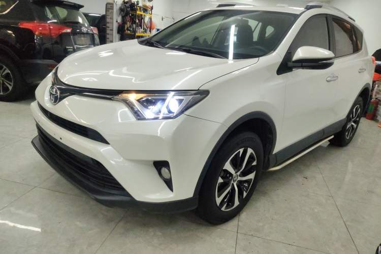 Used Toyota RAV4 2016 2.0L CVT Two-Wheel Drive Fashion Edition China V Standard Guazi used car, China used car export, Used car for sale, Used cars, Cheapest cars for sale