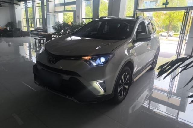 Used Toyota RAV4 2016 2.0L CVT Two-Wheel Drive Fashion Edition China V Standard