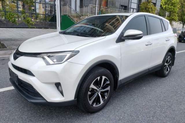 Used Toyota RAV4 2016 2.0L CVT Two-Wheel Drive Fashion Edition China V Standard