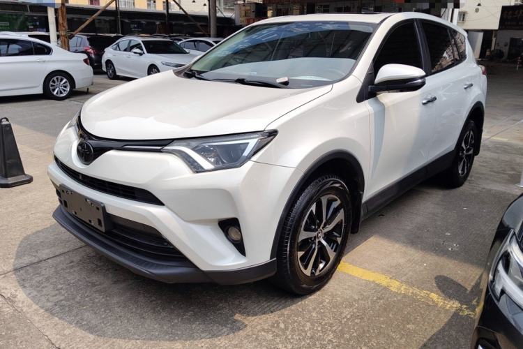 Used Toyota RAV4 2016 2.0L CVT Two-Wheel Drive Fashion Edition China V Standard Guazi used car, China used car export, Used car for sale, Used cars, Cheapest cars for sale