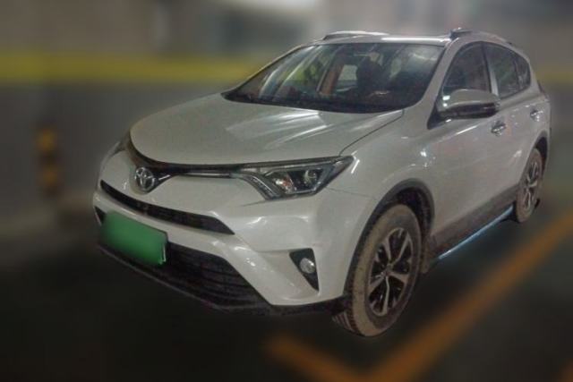 Toyota RAV4 2016 2.0L CVT Two-Wheel Drive Fashion Edition China V Standard с пробегом