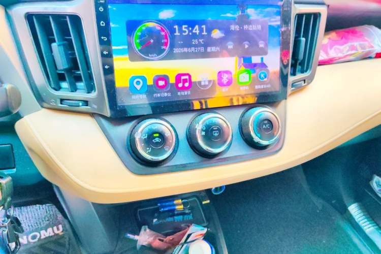 Used Toyota RAV4 2016 2.0L CVT Two-Wheel Drive Urban Edition China V Standard Audio And AC Panel