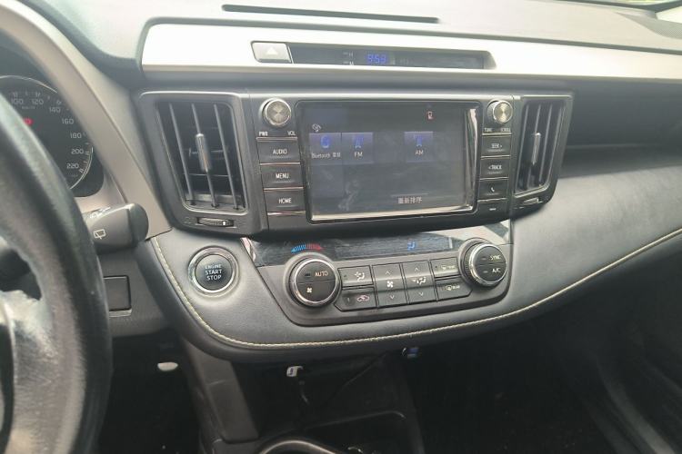 Used Toyota RAV4 2016 2.0L CVT Two-Wheel Drive Smart Edition China V Standard Audio And AC Panel