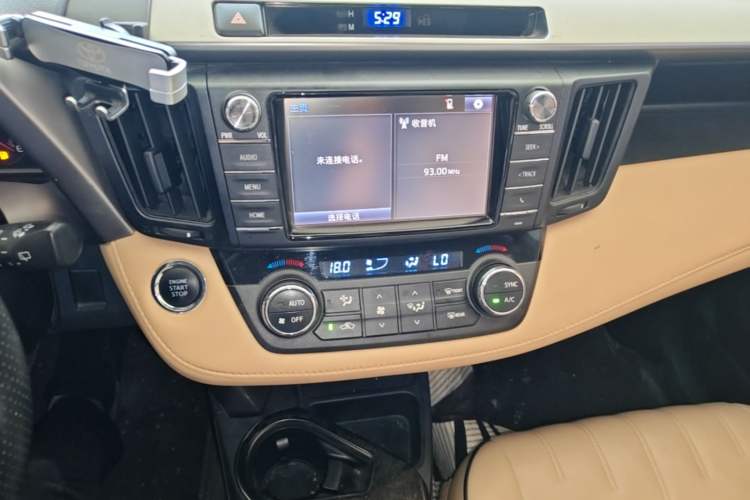 Used Toyota RAV4 2016 2.0L CVT Two-Wheel Drive Fashion Edition China V Standard Audio And AC Panel