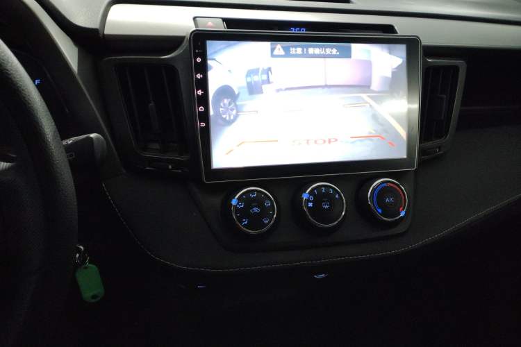 Used Toyota RAV4 2016 2.0L CVT Two-Wheel Drive Urban Edition China V Standard Audio And AC Panel