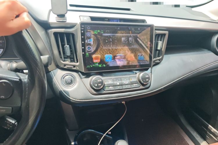 Used Toyota RAV4 2016 2.0L CVT Two-Wheel Drive Fashion Edition China V Standard Audio And AC Panel