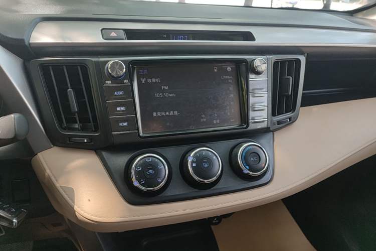 Used Toyota RAV4 2016 2.0L CVT Two-Wheel Drive Urban Edition China V Standard Audio And AC Panel