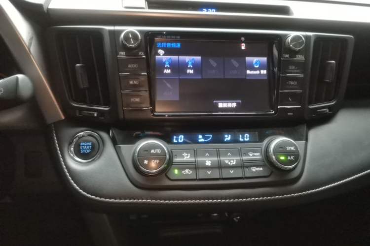 Used Toyota RAV4 2016 2.0L CVT Two-Wheel Drive Fashion Edition China V Standard Audio And AC Panel