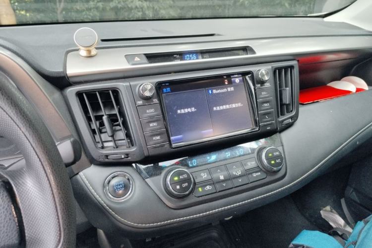 Used Toyota RAV4 2016 2.0L CVT Two-Wheel Drive Fashion Edition China V Standard Audio And AC Panel