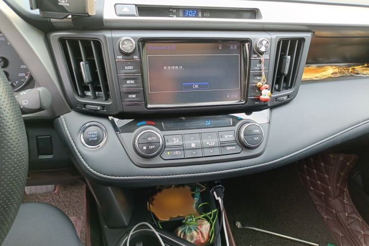 Used Toyota RAV4 2016 2.0L CVT Two-Wheel Drive Smart Edition China V Standard Audio And AC Panel