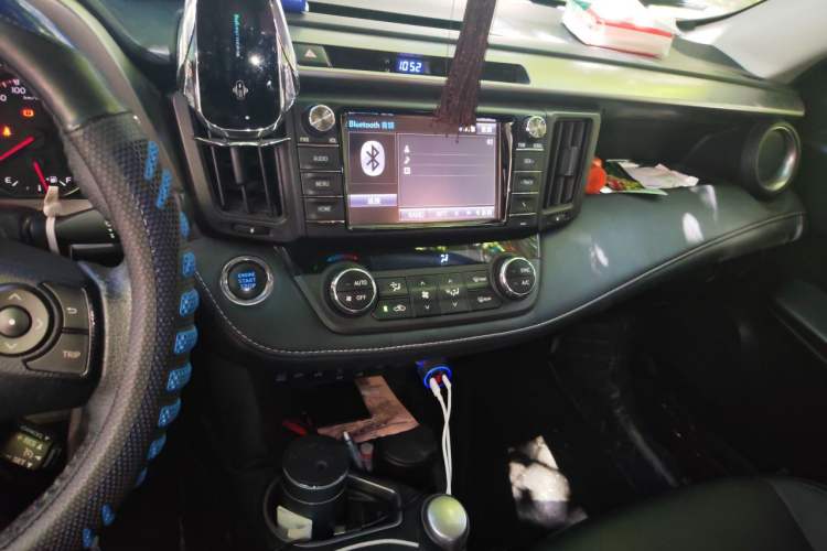 Used Toyota RAV4 2016 2.5L Automatic 4x4 Elite Edition Audio And AC Panel