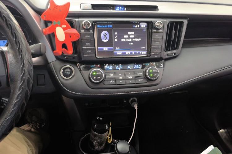 Used Toyota RAV4 2016 2.0L CVT Two-Wheel Drive Fashion Edition China V Standard Audio And AC Panel