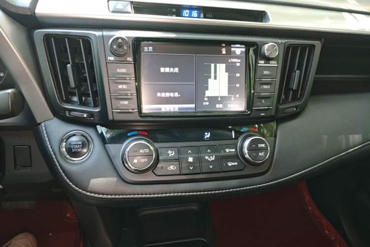 Used Toyota RAV4 2016 2.0L CVT Two-Wheel Drive Comfort Edition China V Standard Audio And AC Panel