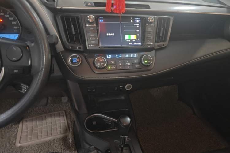 Used Toyota RAV4 2016 2.0L CVT Two-Wheel Drive Fashion Edition China V Standard Audio And AC Panel