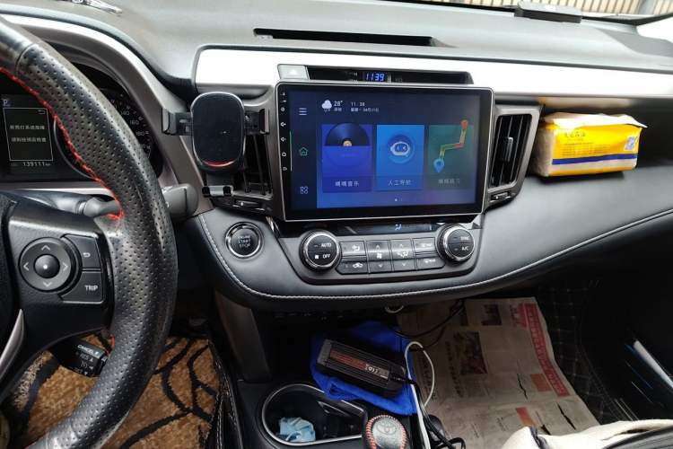 Used Toyota RAV4 2016 2.5L Automatic 4x4 Elite Edition Audio And AC Panel
