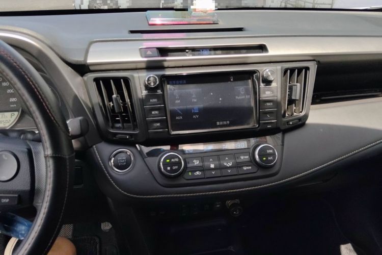 Used Toyota RAV4 2016 2.0L CVT Two-Wheel Drive Fashion Edition China V Standard Audio And AC Panel