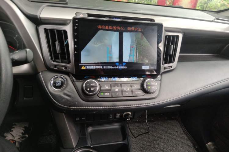 Used Toyota RAV4 2016 2.0L CVT Two-Wheel Drive Fashion Edition China V Standard Audio And AC Panel