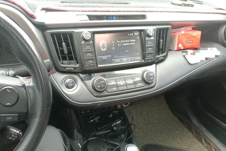 Used Toyota RAV4 2016 2.0L CVT Two-Wheel Drive Fashion Edition China V Standard Audio And AC Panel