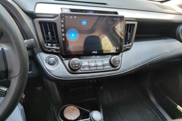 Used Toyota RAV4 2016 2.0L CVT Two-Wheel Drive Fashion Edition China V Standard Audio And AC Panel
