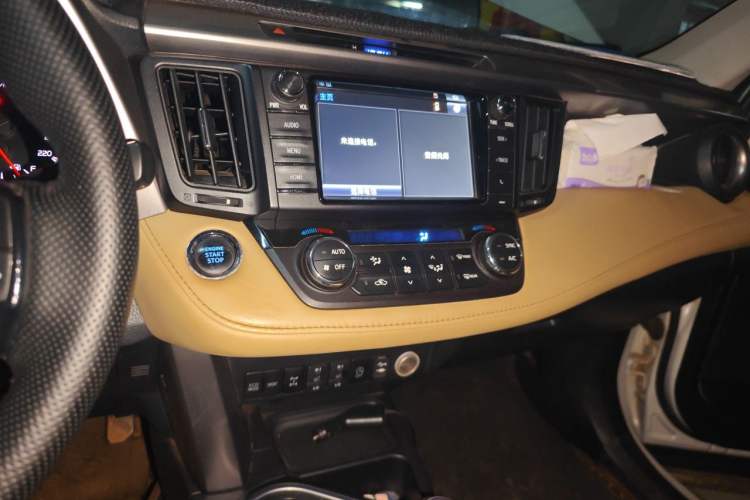 Used Toyota RAV4 2016 2.0L CVT 4x4 New Edition China V Standard Audio And AC Panel