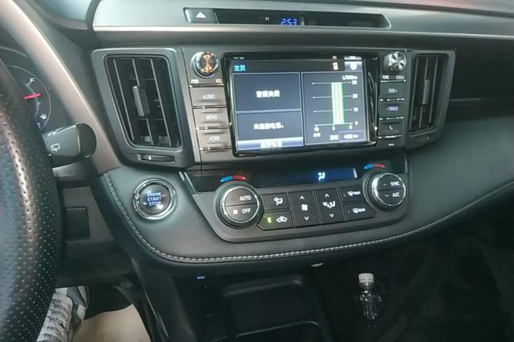 Used Toyota RAV4 2016 2.0L CVT Two-Wheel Drive Fashion Edition China V Standard Audio And AC Panel