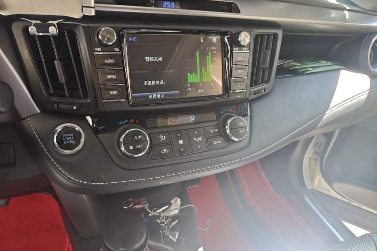 Used Toyota RAV4 2016 2.5L Automatic 4x4 Elite Edition Audio And AC Panel