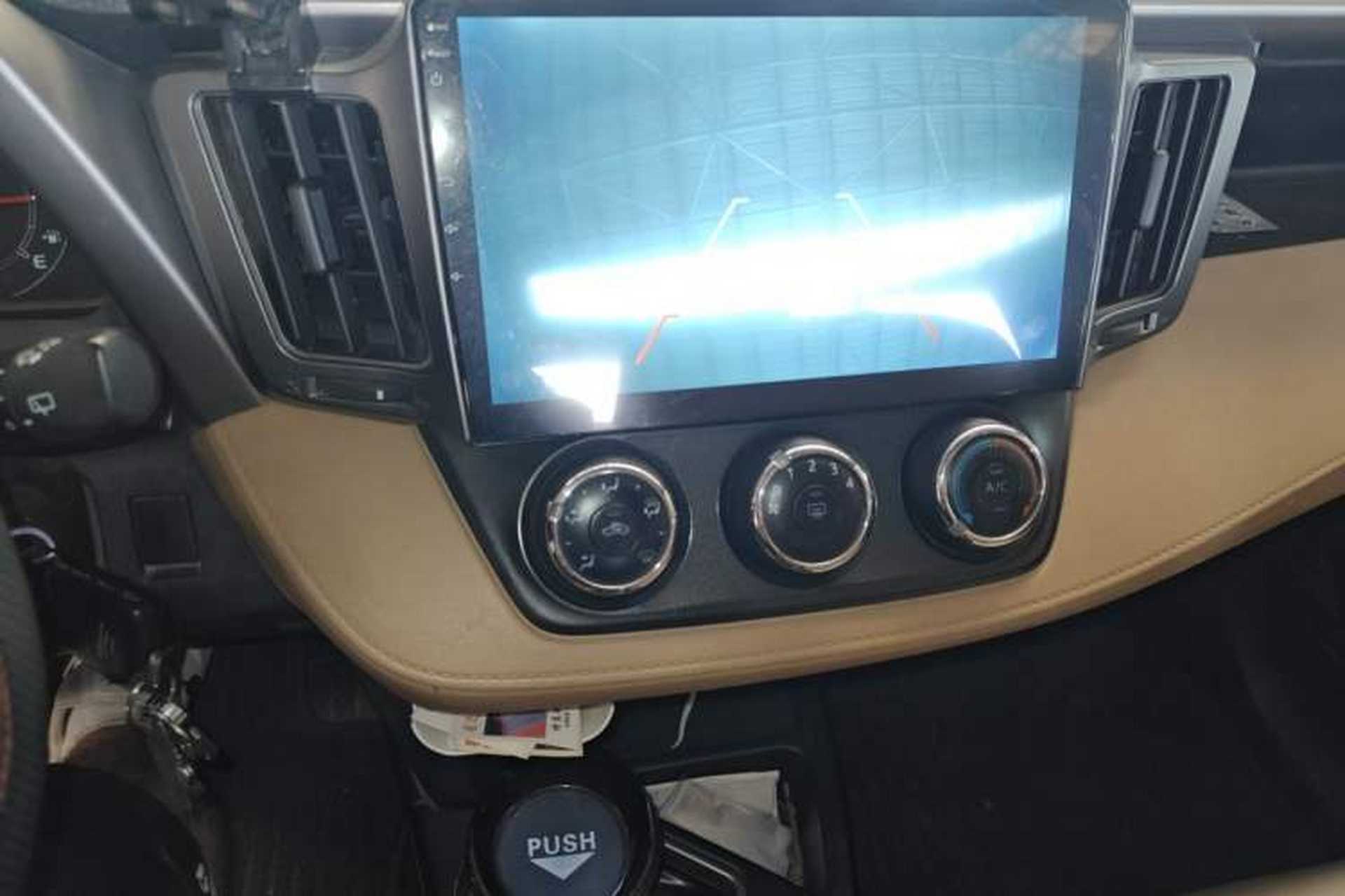 Used Toyota RAV4 2016 2.0L CVT Two-Wheel Drive Urban Edition China V Standard Audio And AC Panel