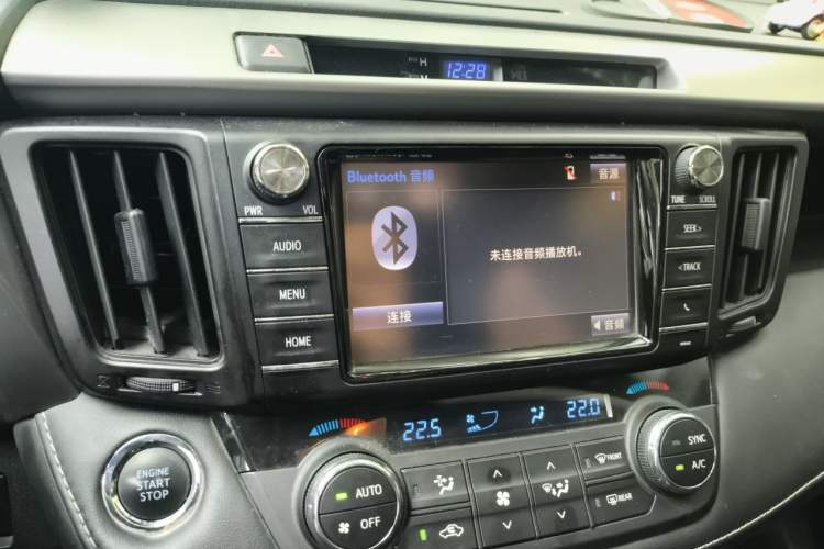 Used Toyota RAV4 2016 2.0L CVT Two-Wheel Drive Fashion Edition China V Standard Audio And AC Panel