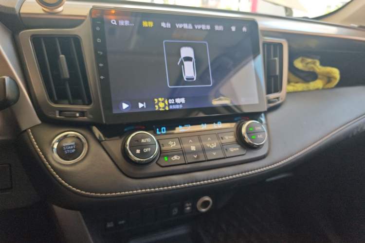Used Toyota RAV4 2016 2.0L CVT Two-Wheel Drive Fashion Edition China V Standard Audio And AC Panel