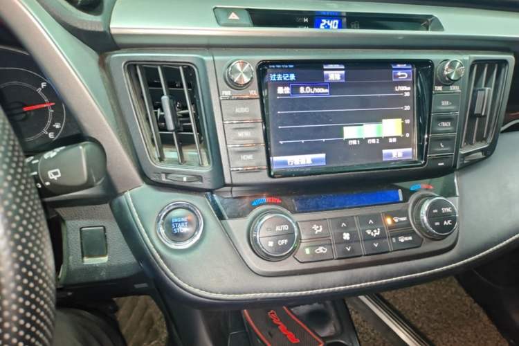 Used Toyota RAV4 2016 2.0L CVT Two-Wheel Drive Fashion Edition China V Standard Audio And AC Panel