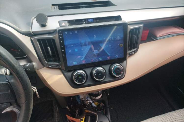 Used Toyota RAV4 2016 2.0L CVT Two-Wheel Drive Urban Edition China V Standard Audio And AC Panel
