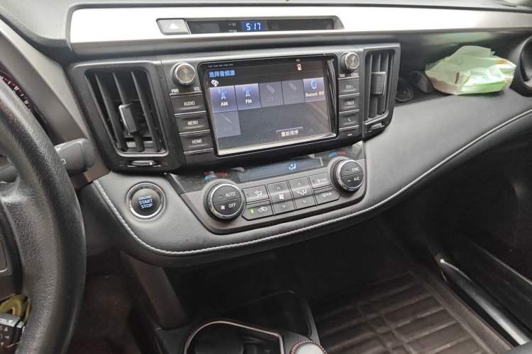 Used Toyota RAV4 2016 2.0L CVT Two-Wheel Drive Smart Edition China V Standard Audio And AC Panel