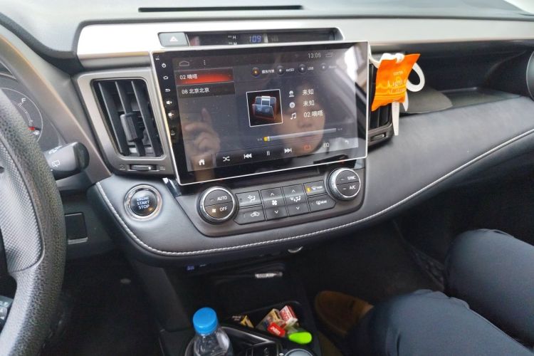 Used Toyota RAV4 2016 2.0L CVT Two-Wheel Drive Fashion Edition China V Standard Audio And AC Panel