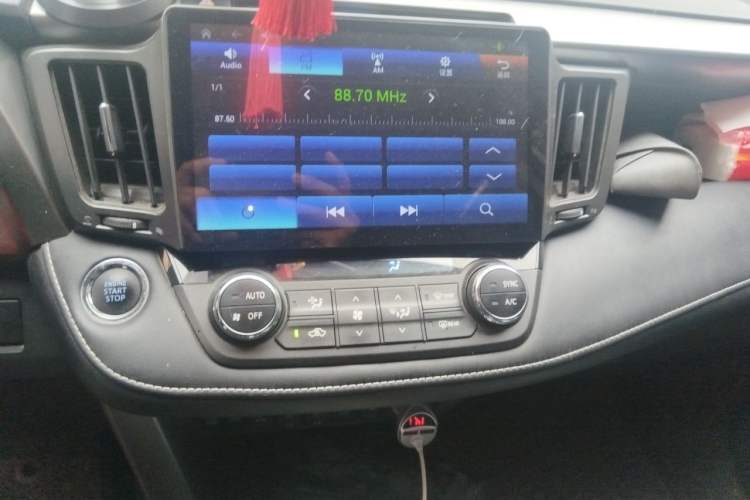 Used Toyota RAV4 2016 2.0L CVT 4x4 New Edition China V Standard Audio And AC Panel