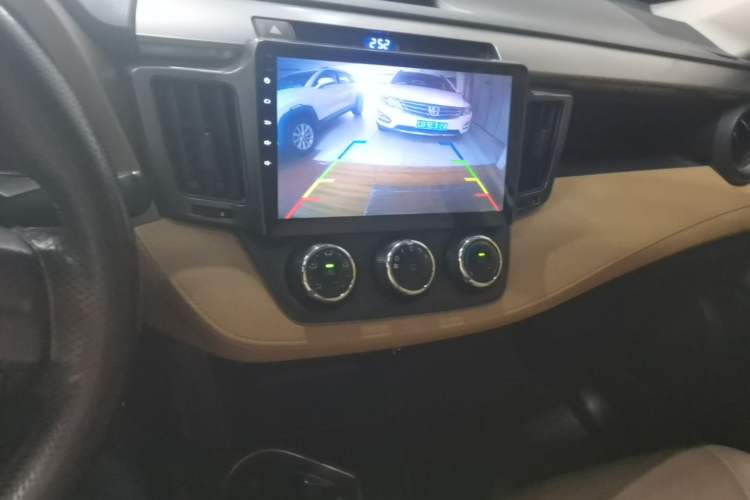Used Toyota RAV4 2016 2.0L CVT Two-Wheel Drive Urban Edition China V Standard Audio And AC Panel