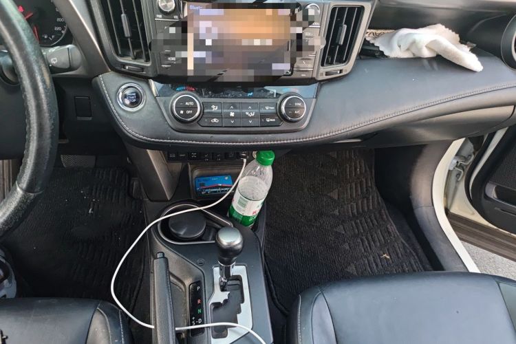 Used Toyota RAV4 2016 2.5L Automatic 4x4 Elite Edition Audio And AC Panel
