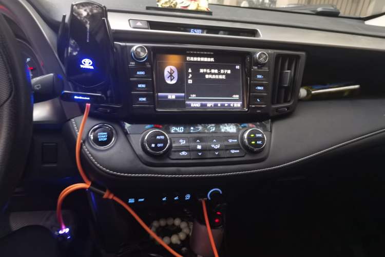 Used Toyota RAV4 2016 2.0L CVT Two-Wheel Drive Comfort Edition China V Standard Audio And AC Panel